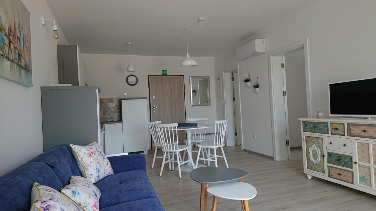 Roza Apartment Cres Exterior photo