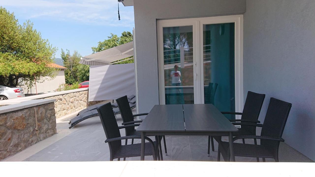 Roza Apartment Cres Exterior photo