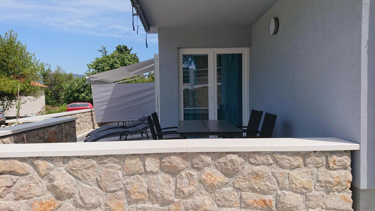 Roza Apartment Cres Exterior photo